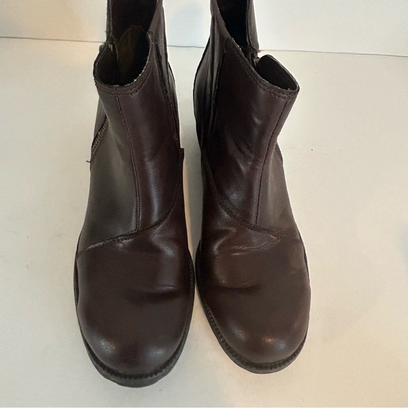 b.o.c Born vegan leather brown side zip heeled ankle boots size 6.5 fall comfort - Picture 3 of 11